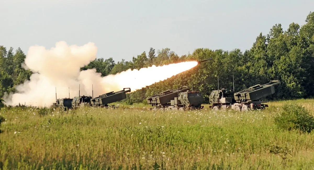 This is What HIMARS Was Created For: 4 Missiles Wipe Out Four russian Msta-S Howitzers (Video)